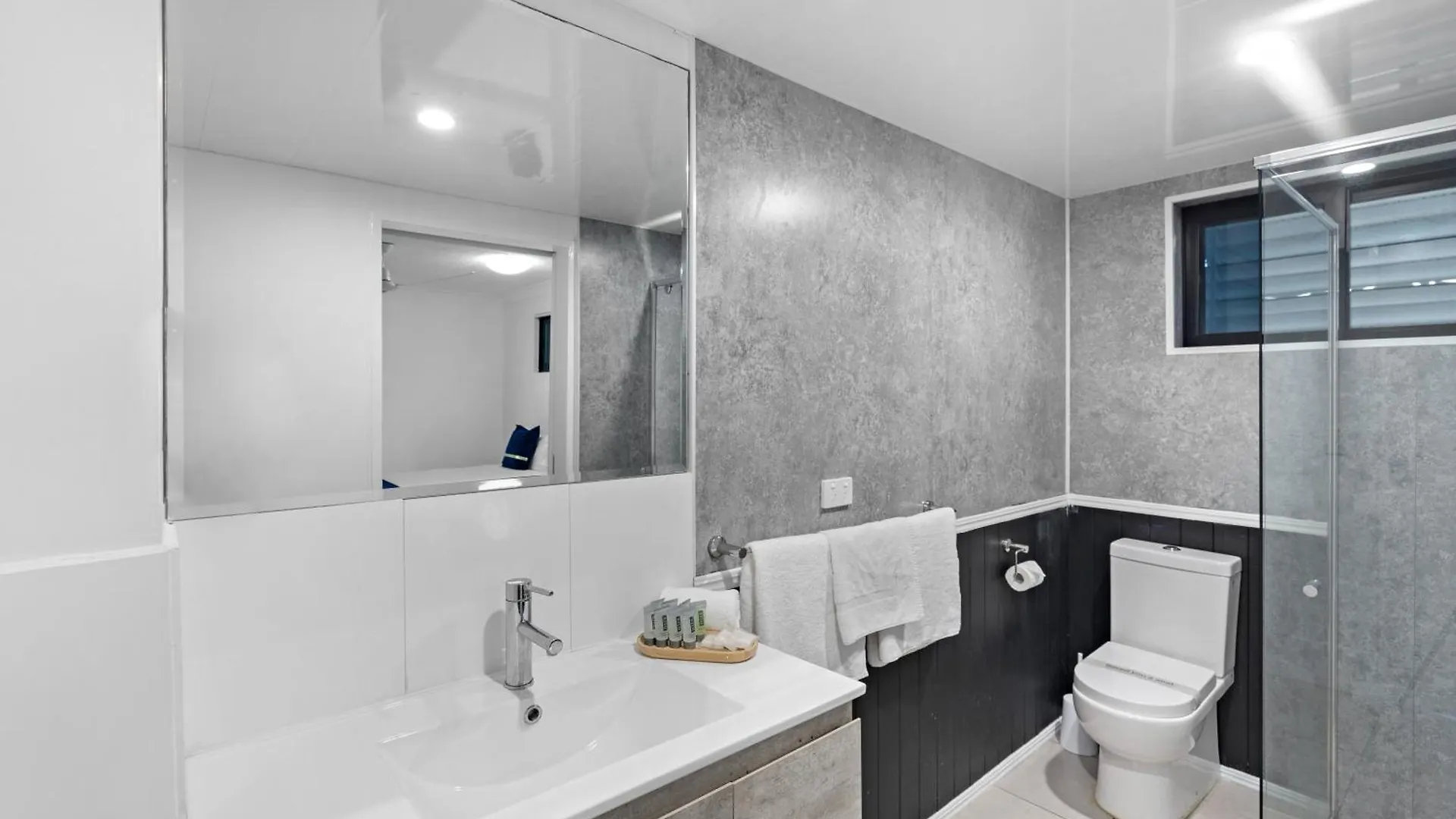 Montego Mermaid Beach Motel Gold Coast Australia